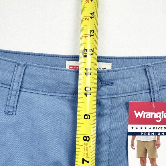 Wrangler Men's Regular Fit Medium Stretch Blue Shorts Size 30 Inseam 7" NWT - Picture 9 of 11